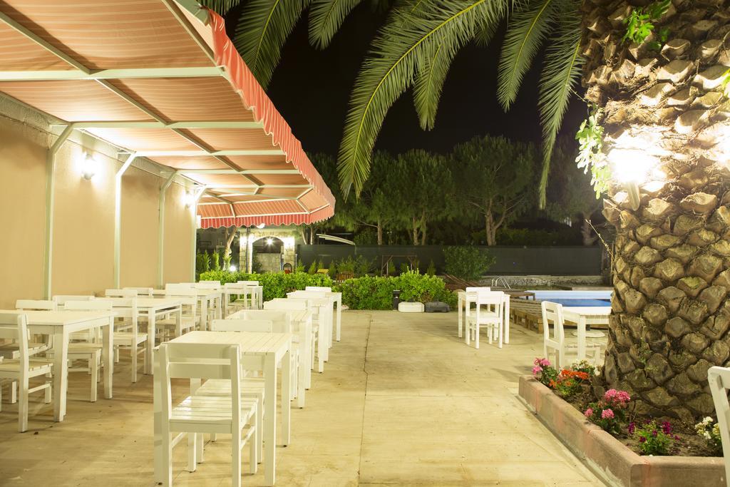 R+ Hotel By Rooms Çeşme Exterior foto